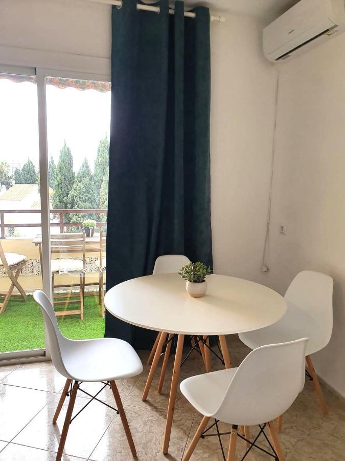 Apartamento Tropical Con Piscina Cerca De La Playa Torremolinos Kültér fotó
