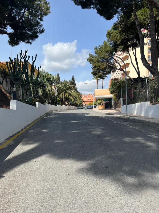 Apartamento Tropical Con Piscina Cerca De La Playa Torremolinos Kültér fotó